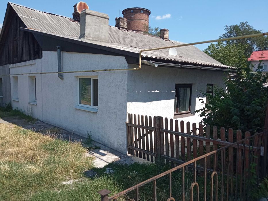 Продається 2 кімнатна кваритира в центрі.