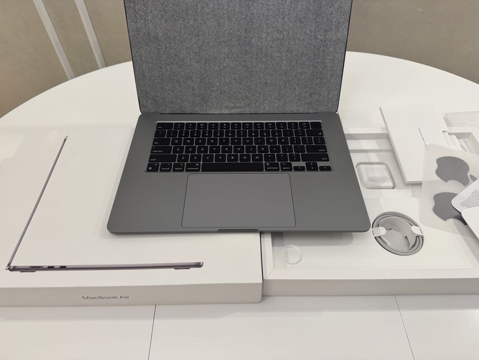 Apple MacBook Air 15" 16GB/1TB M2 Space Gray