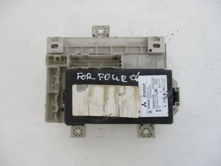 Caixa Fusiveis Modulo electrico Smart ForFour Mitsubishi Colt