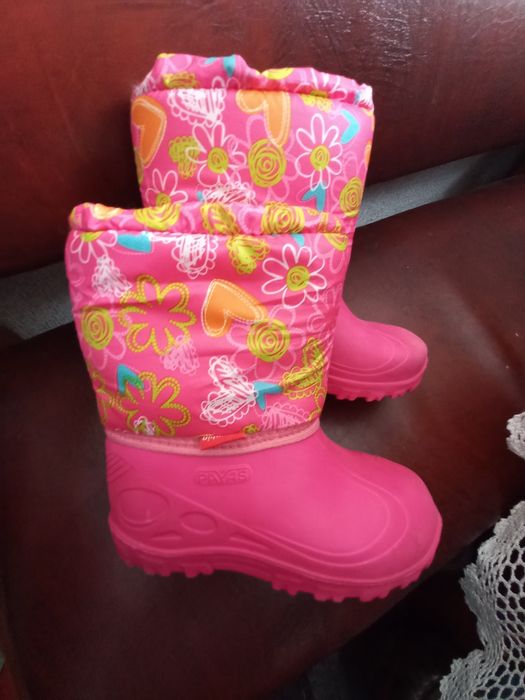 Новые сапожки детские утеплённые размер 34 и 32