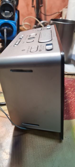 Радиоприемник,радиочасы sony icf-c414 dream machine. ,статуэтка,sharp