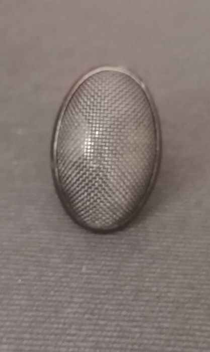 Artystyczny pierścionek z oczkiem z siatki