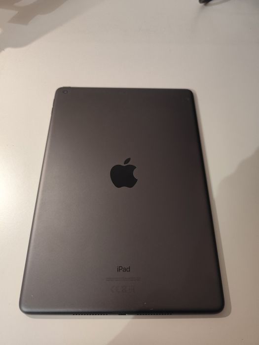 Ipad 8ª +OFERTA
Funcionamento rápido sem problemas
Inclui capa com teclado (não original Apple, mas prática e funcional)
Vendo com carregador orig