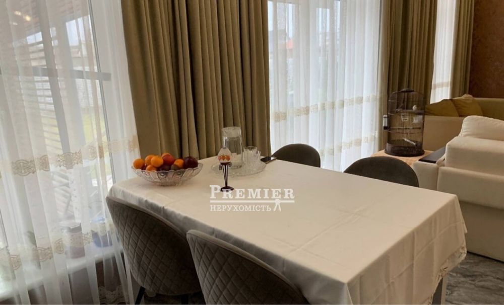 В продаже шикарный дом в Фонтанке