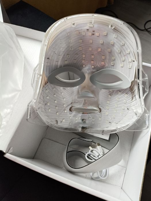 Sprzedam maskę LED do twarzy