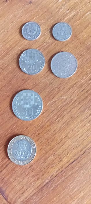 conjunto de moedas de escudo