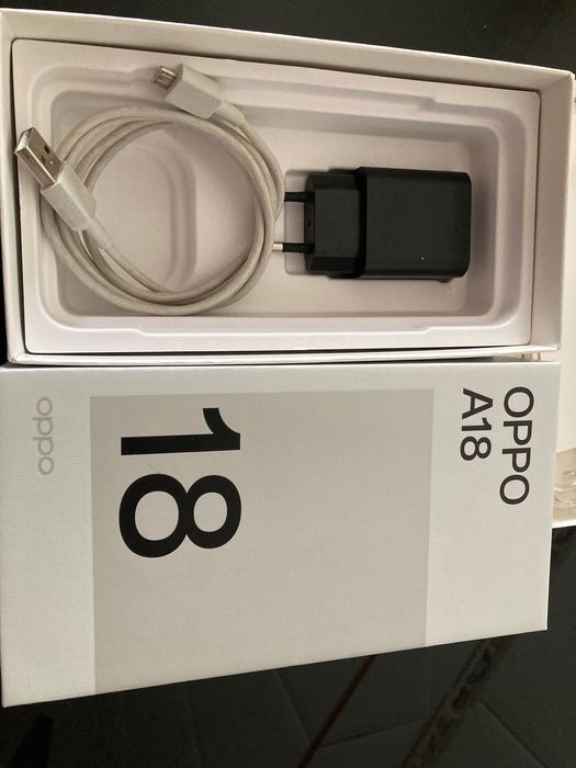 Oppo a18 como novo