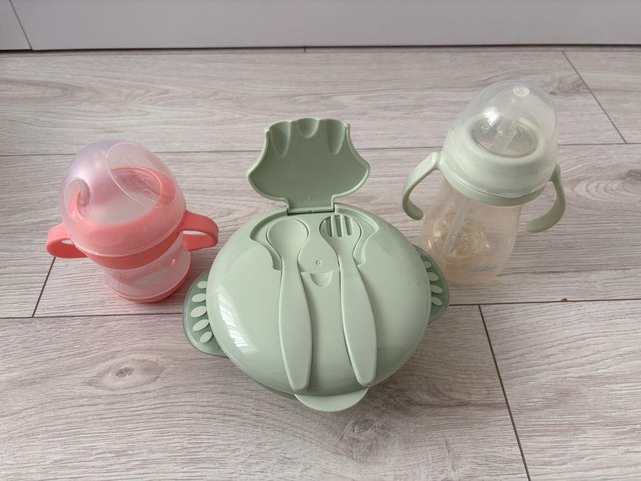 Набір дитячого посуду + 2 пляшечки