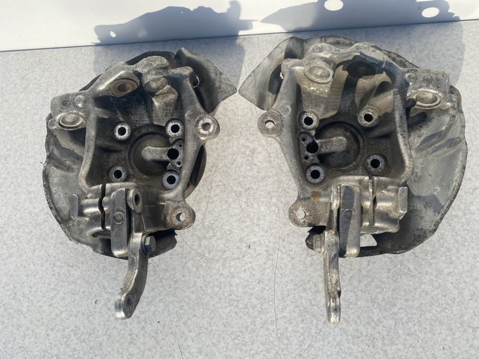 Цафпа BMW E39 Передняя L R Цапфы БМВ Е39 М52 М54 М57 М51 М47 Кулак
