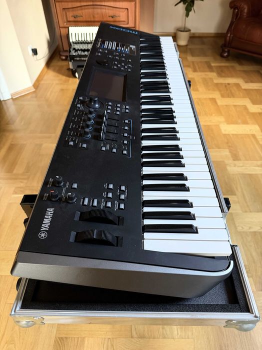 Yamaha MODX7  w Perfekcyjnym Stanie - Gratisy !!!