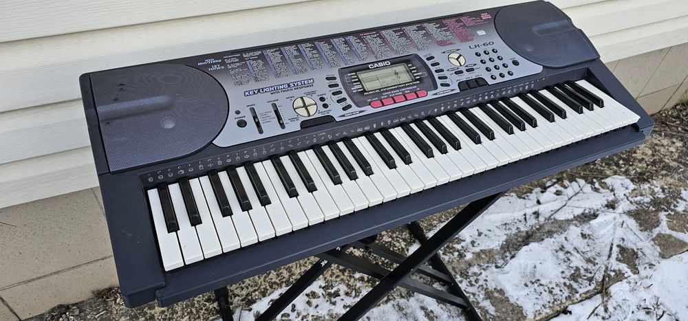 Синтезатор Синтезатор Casio LK-60/65 б/у з Німеччини