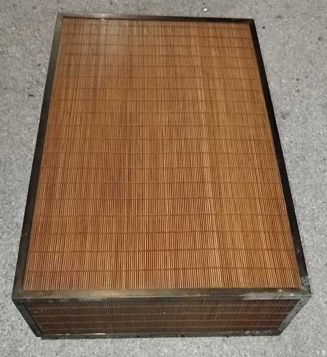 Mesa de centro Vintage, de bambu com rodizios e tampo em vidro