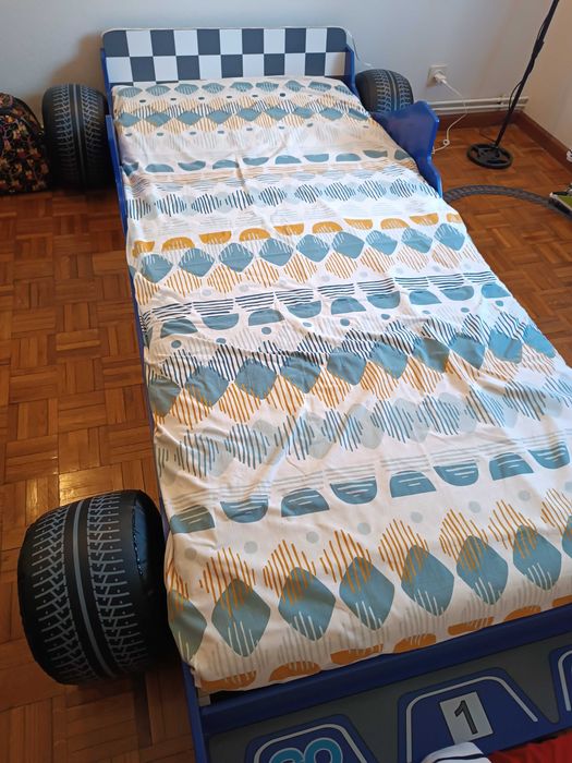 Vendo cama de criança nova