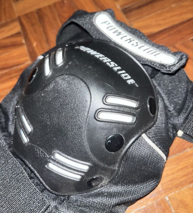Patins de Quatro Rodas com Proteções - Criança