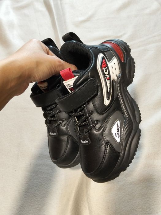 Кросівки на хлопчика