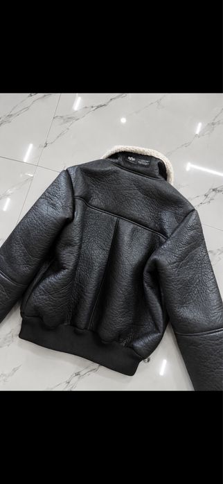 Куртка-бомбер Alpha Industries