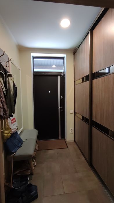 Продаж будинку в передмісті