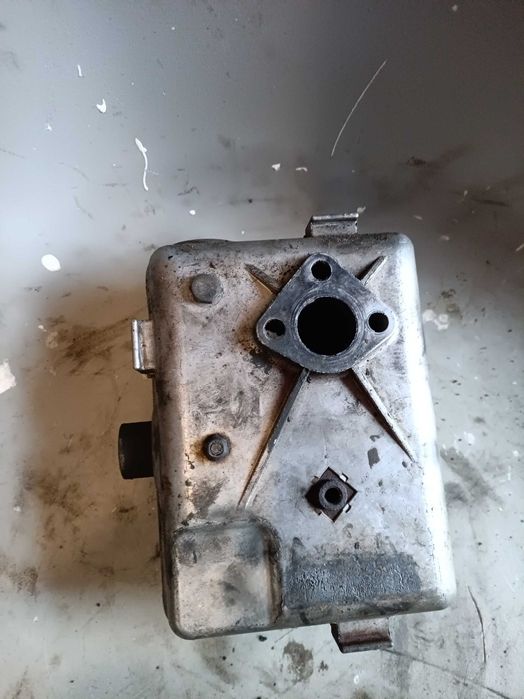 Silnik Hatz 1b20 części tłumik