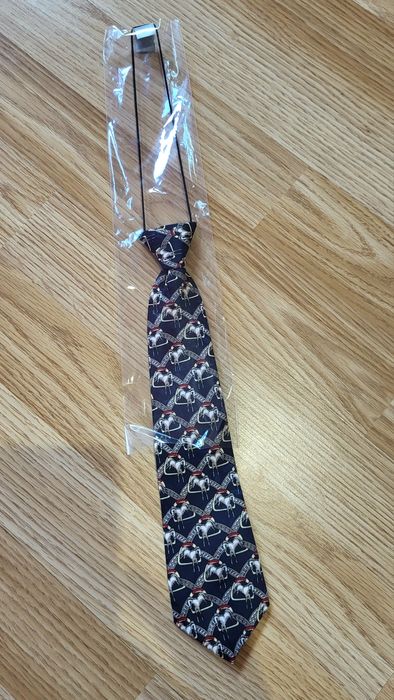 Chłopiecy piekny elegancki krawat na gumce konie
