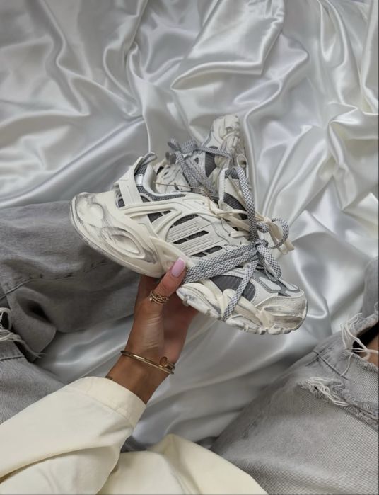 Кросівки жіночі Adidas Vento XLG White Silver