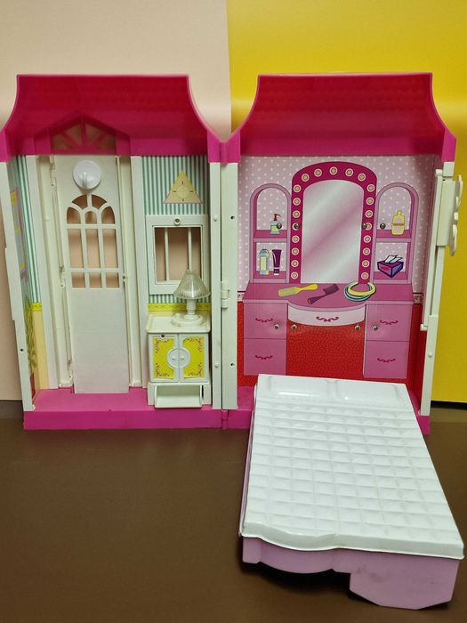 Casa da Barbie portátil - troley com rodas