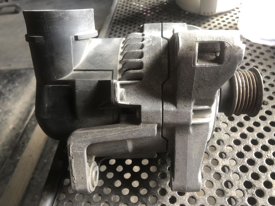 Генератор бош 80А BMW