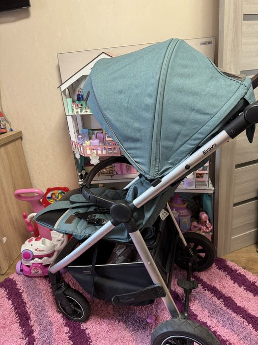 Коляска bravo на надувних колесах