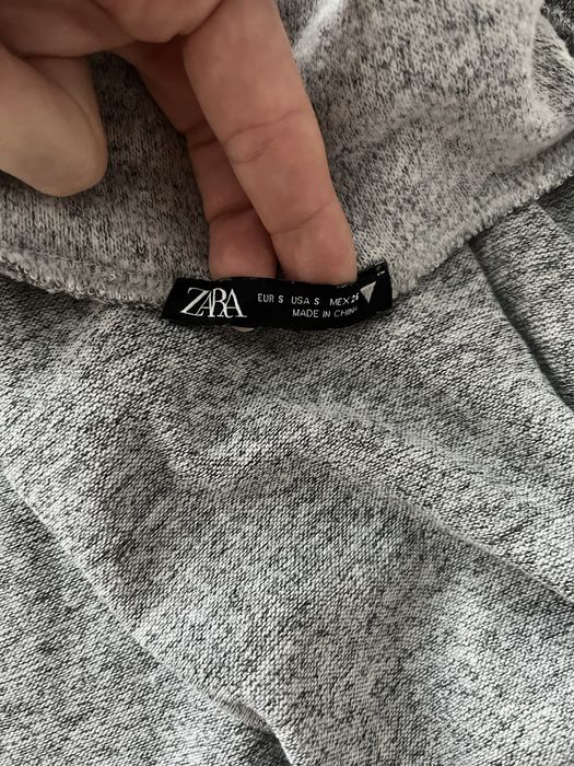 Sukienka z golfem szara klasyczna Zara miła ciepła