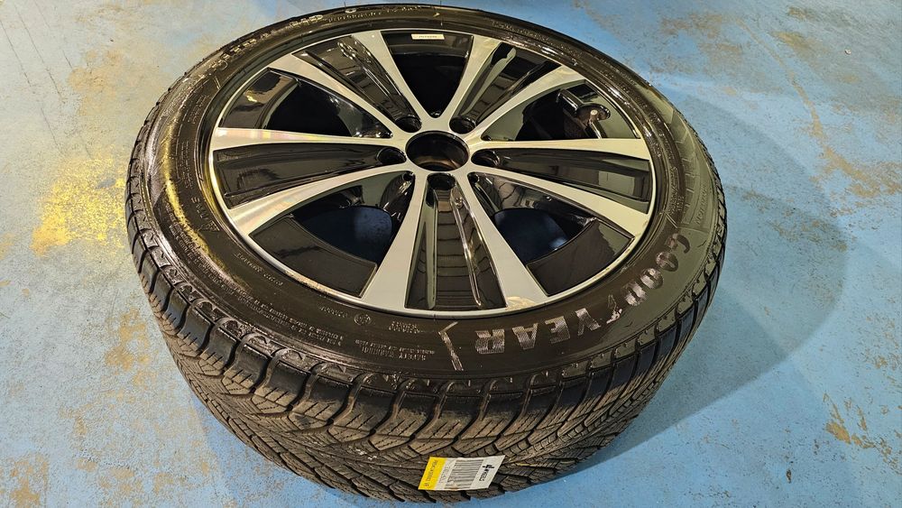 Jantes Mercedes com pneus 18" valor referente ao conjunto das 4