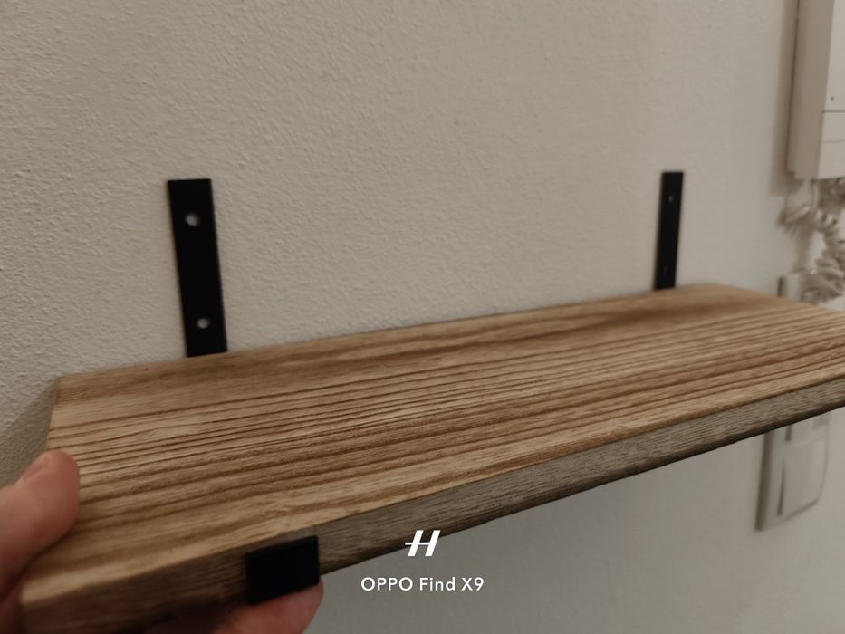 Prateleiras em madeira