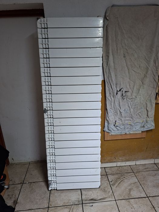 Grzejnik aluminiowy żebrowy