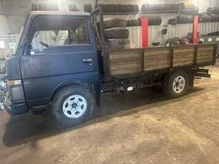 Nissan Cabstar  3500kg  caixa aberta