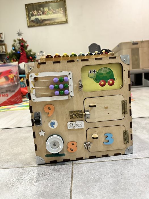 БІзі куб  інтерактивна іграшка