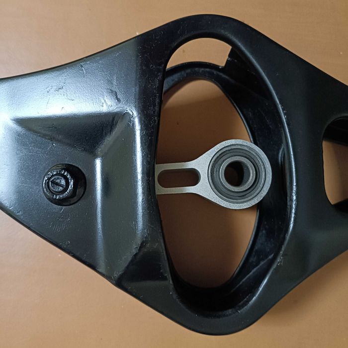 Поперечный рычаг задней подвески nissan primera p12
