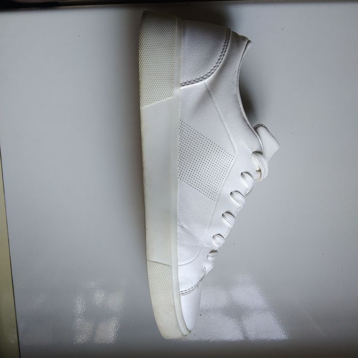 Кросовкі 42 білі