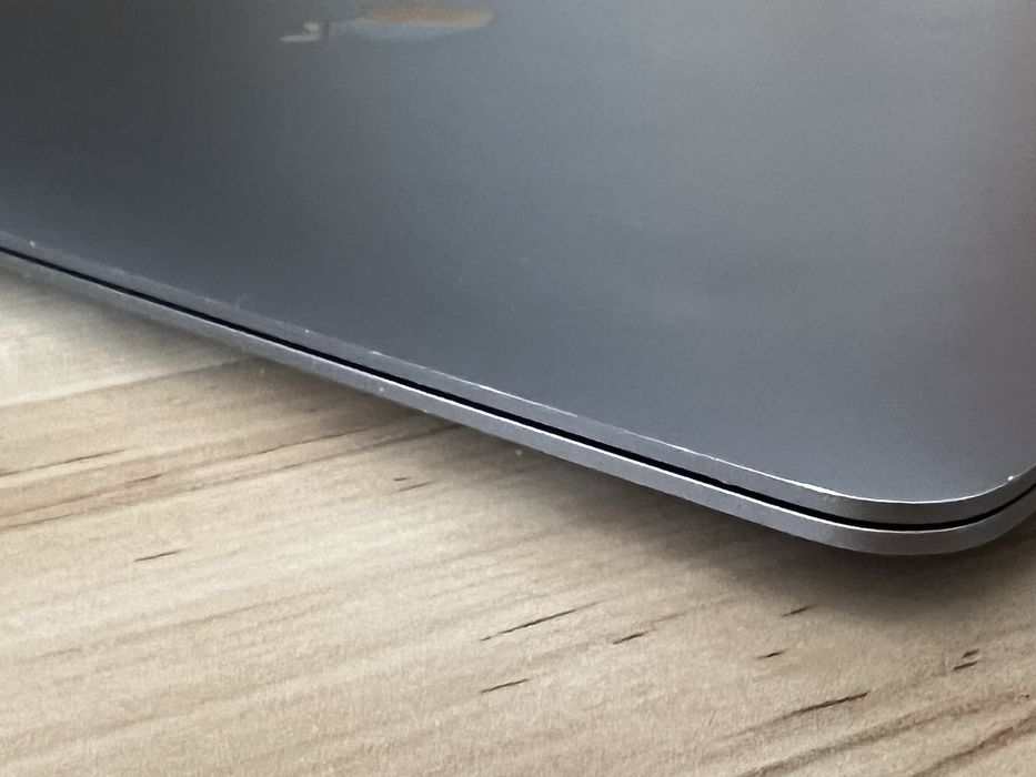 Macbook air 2020 nowa bateria !