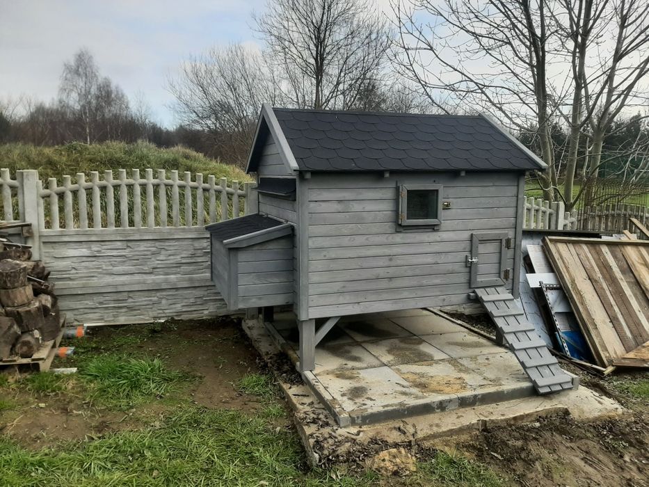 Kurnik dla kur ocieplany.