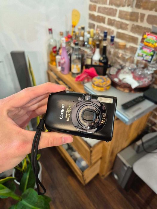 Canon IXUS 980 IS czarny | stan bardzo dobry | w pełni sprawny | komplet
