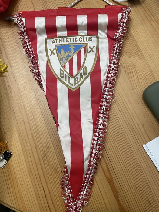 Galhardetes de varios clubes