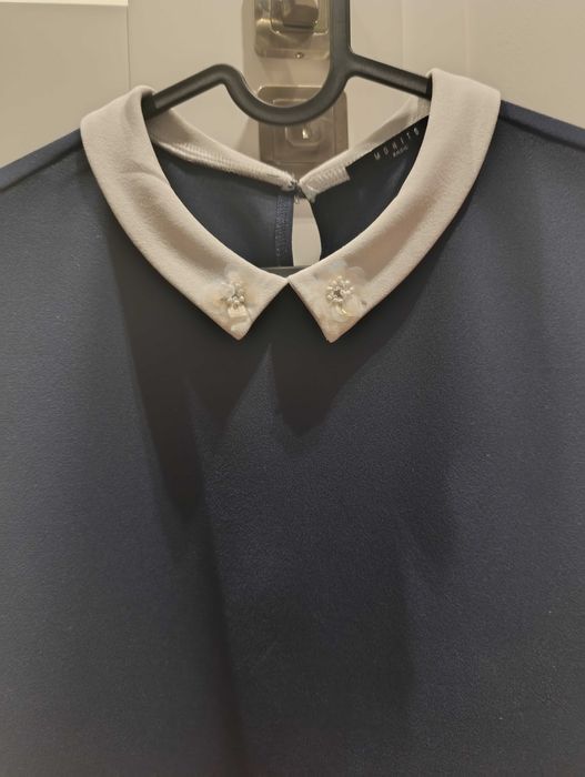 Bluzka na krótki rękaw że zdobiony kolnierzem