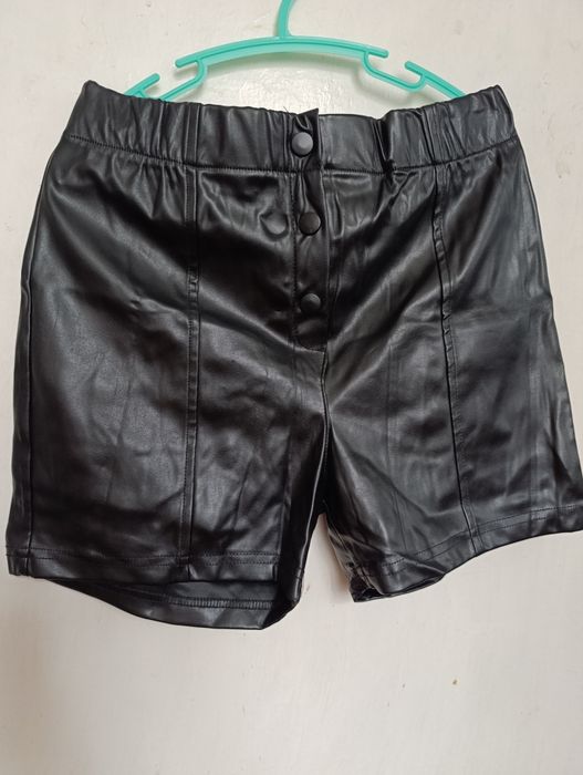Шорти жіночі із еко шкіри