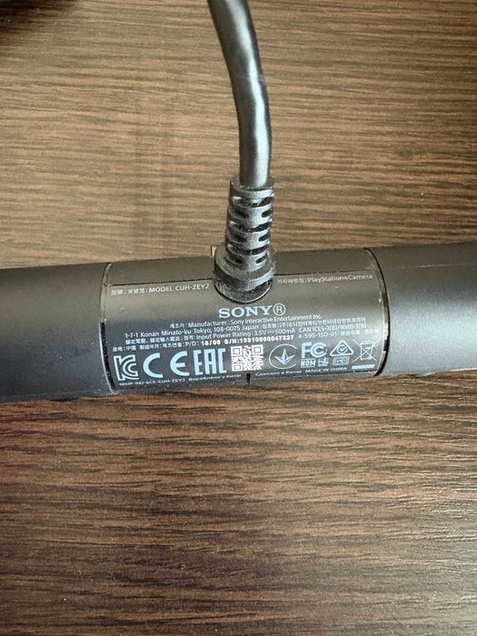 Sony PlayStation 4 PRO (1TB) + підставка + камера (PS Camera V2)