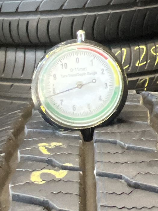 *Opony maxis 215/65/15C para