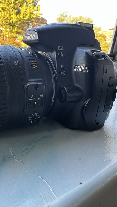 Nikon D3000 + об’єктив 18–55 мм