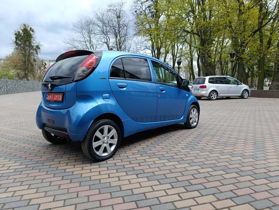 Peugeot iOn Електро 2012