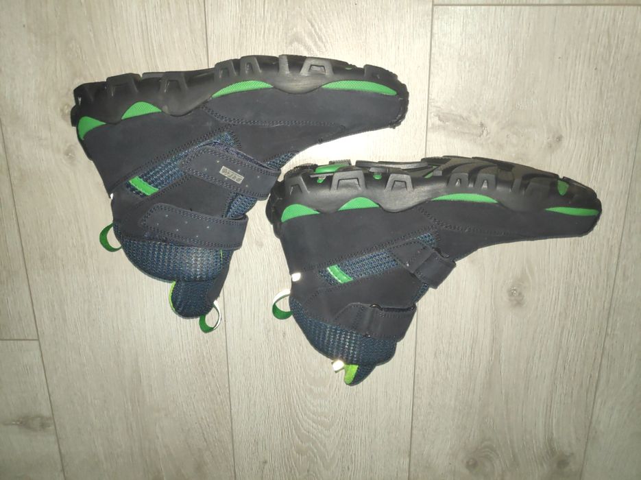 Buty zimowe Bartek roz. 38, nowe