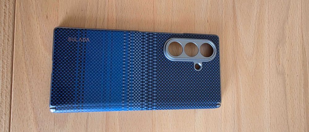 Ekskluzywne etui do Folda 7