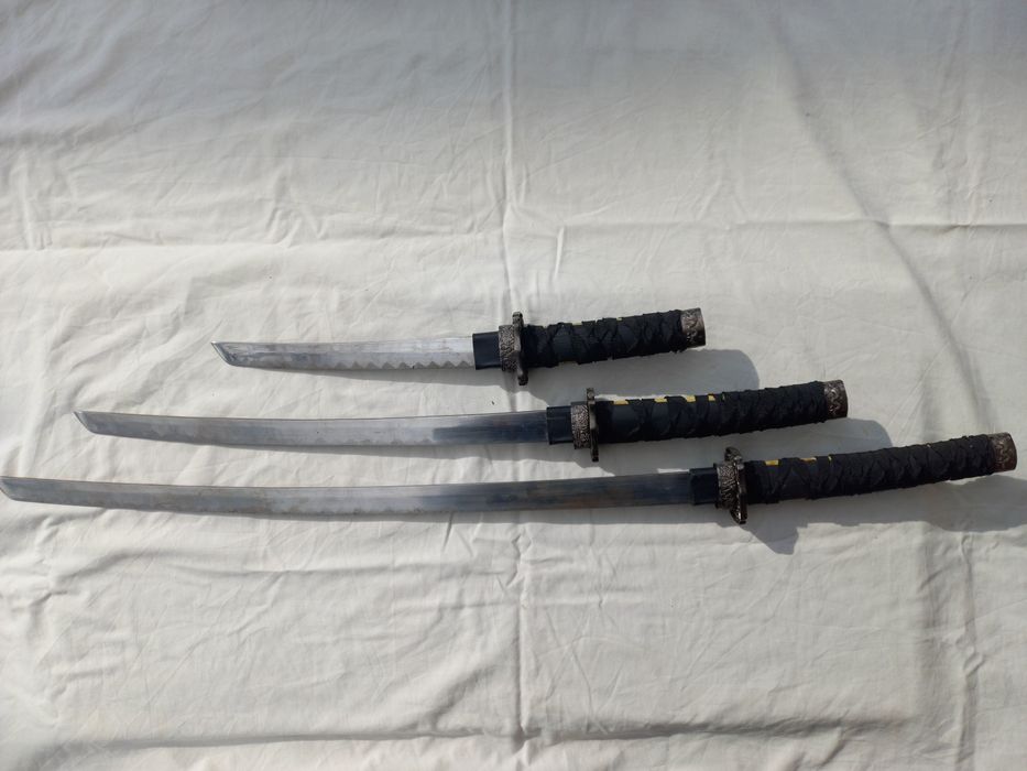 Продам набор мечей самурая б/у