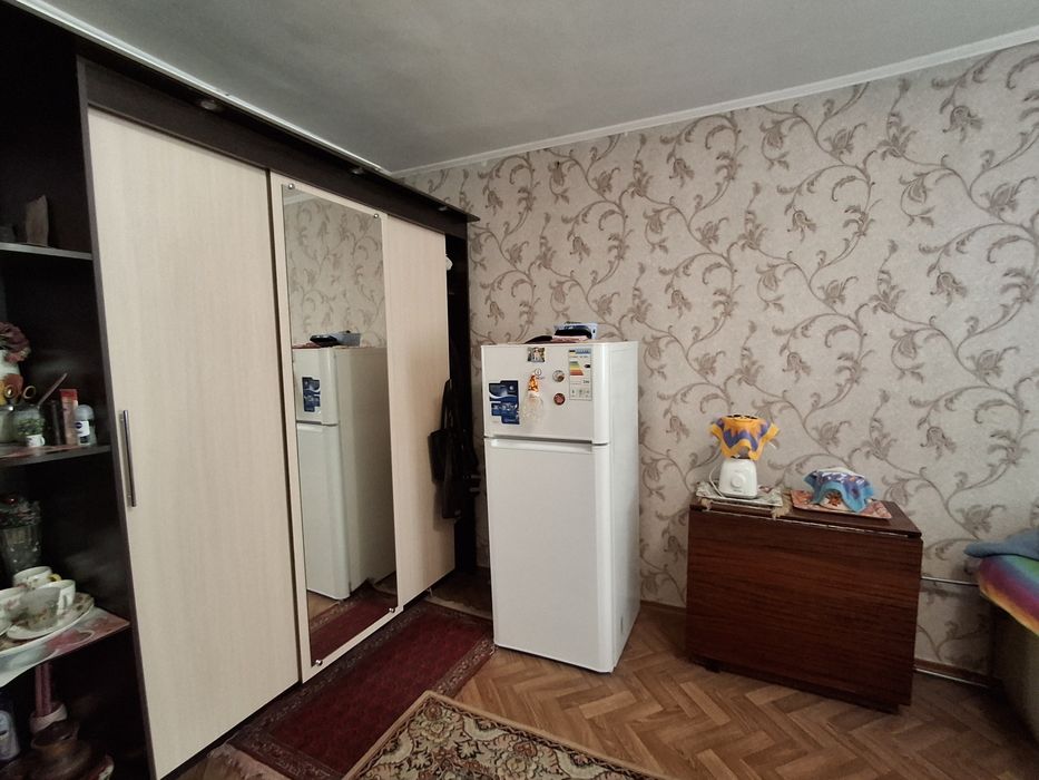 Продаж великої кімнати в гуртожитку.  РЕМЗАВОД.