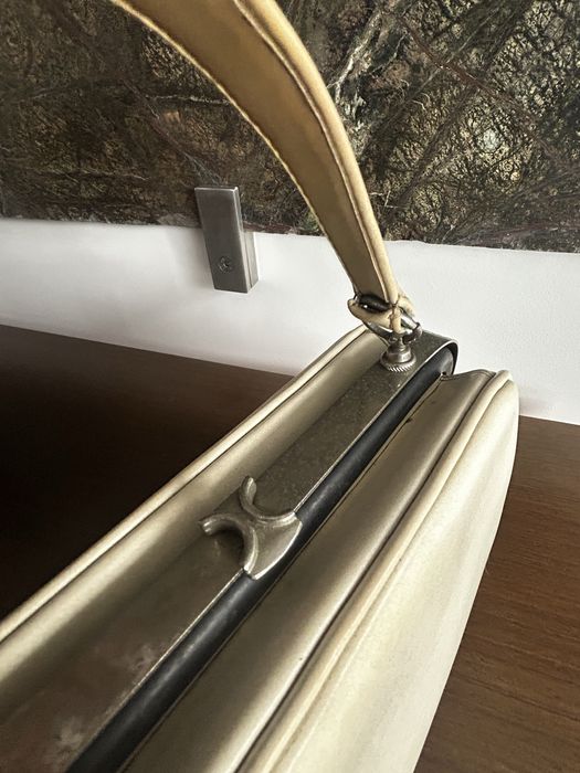 Mala em pele vintage de senhora